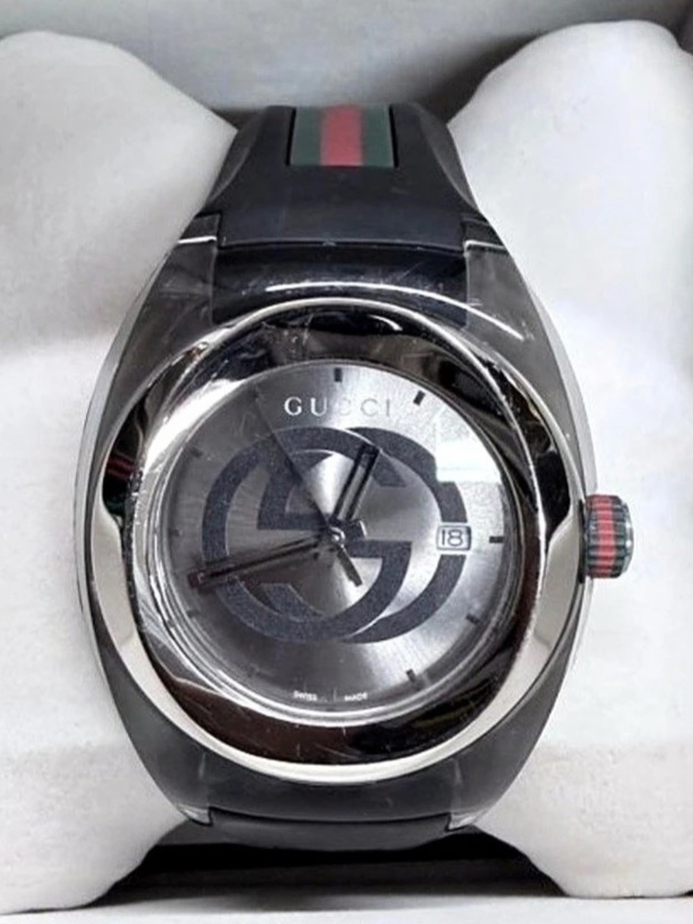 Men’s Gucci Sync XXL Grey Watch YA137109 Black & Silver